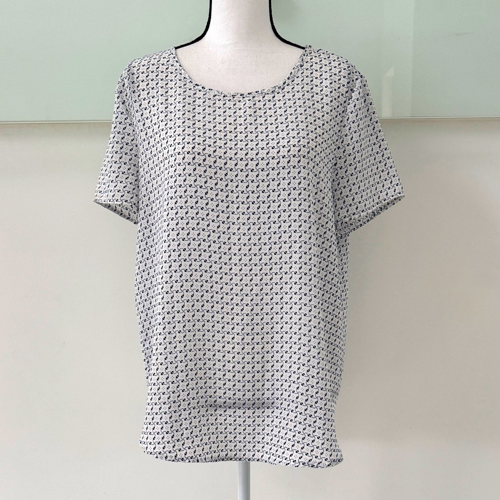 Pleione White & Navy Blue Short Sleeve Blouse – Size Large